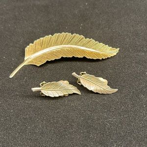 Vintage Continental Brooch and Clip On Earrings